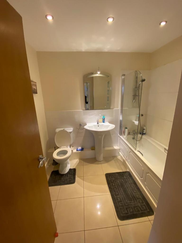 Dorm Room 5-6 People Shared Bathroom Outside Room Δουβλίνο Εξωτερικό φωτογραφία